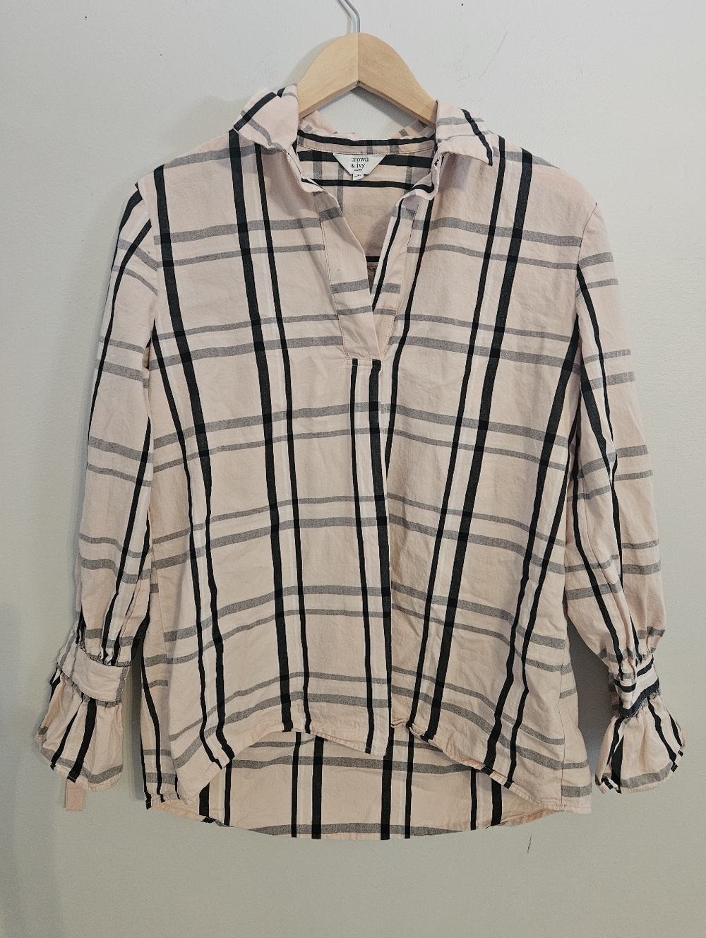 crown & ivy Pink Plaid Buttonless Collared Blouse